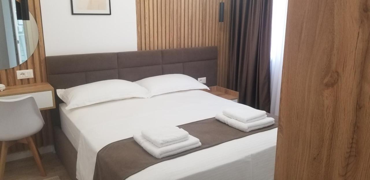 White Apartment ティラナ エクステリア 写真