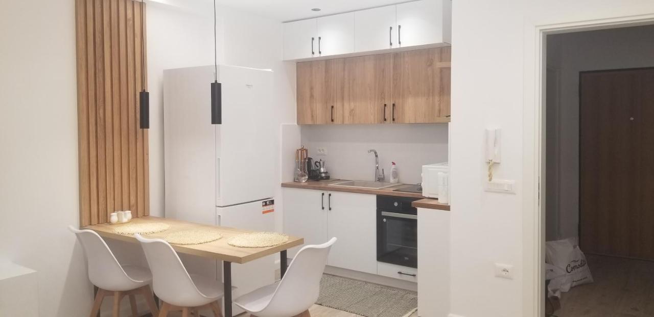 White Apartment ティラナ エクステリア 写真