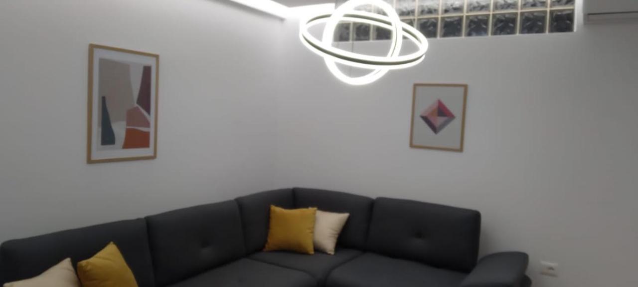 White Apartment ティラナ エクステリア 写真